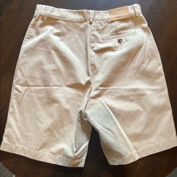 L.L. Bean Original Fit Khaki Shorts Womens Size 12 - Picture 2 of 3